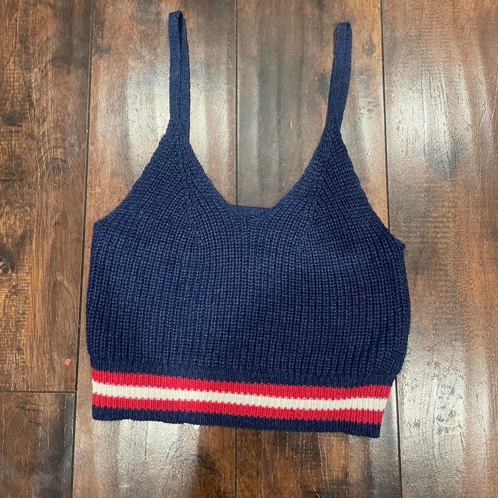 CUTE AMERICAN EAGLE TOP!